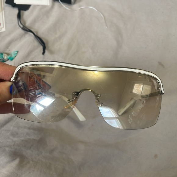 Sunglasses used - Picture 5 of 7